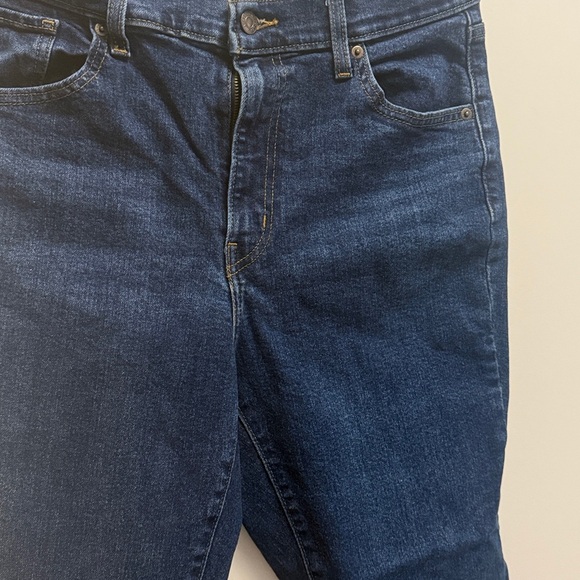 Levi’s High Waisted Crop Flare Jeans - Picture 4 of 6